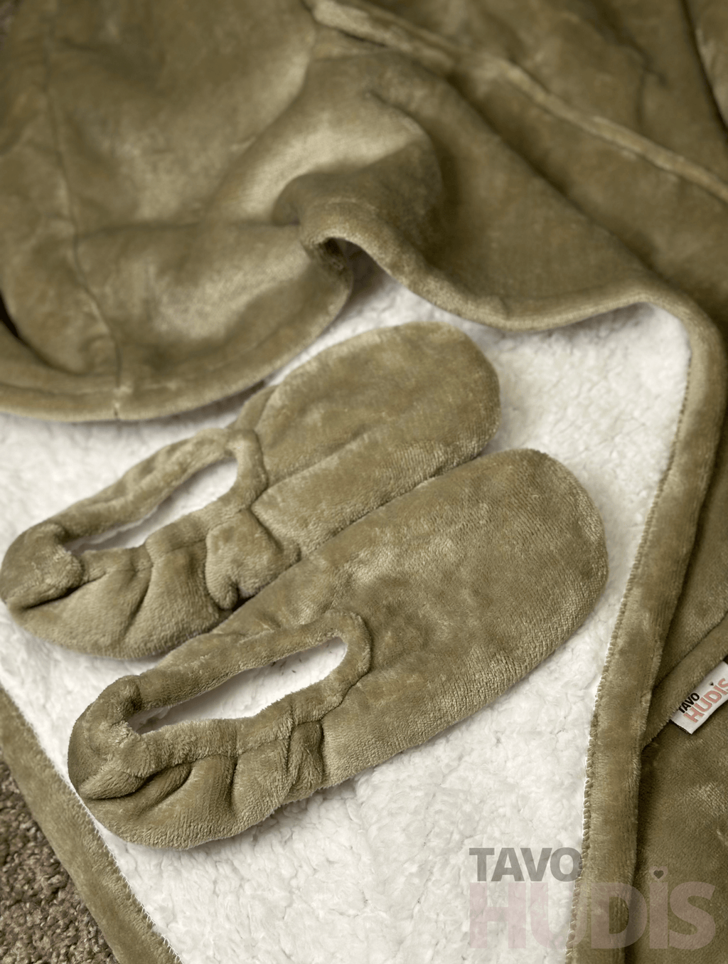 Chaki spalvos šlepetės